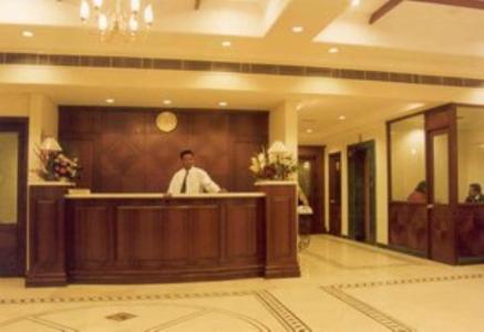 Aditya Hotel Ludhiana Bagian luar foto